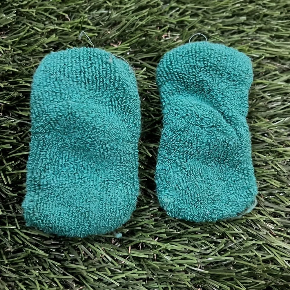 N/A embroidered “o”